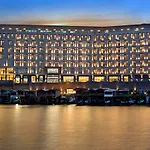Doubletree By Hilton 트라존