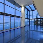 Doubletree By Hilton 트라존