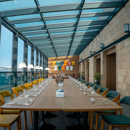 Doubletree By Hilton 트라존