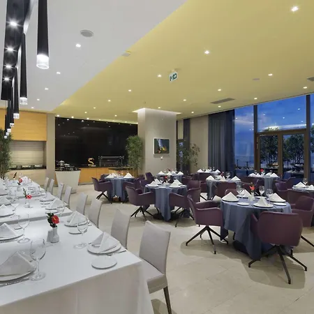 Szálloda Doubletree By Hilton 5*