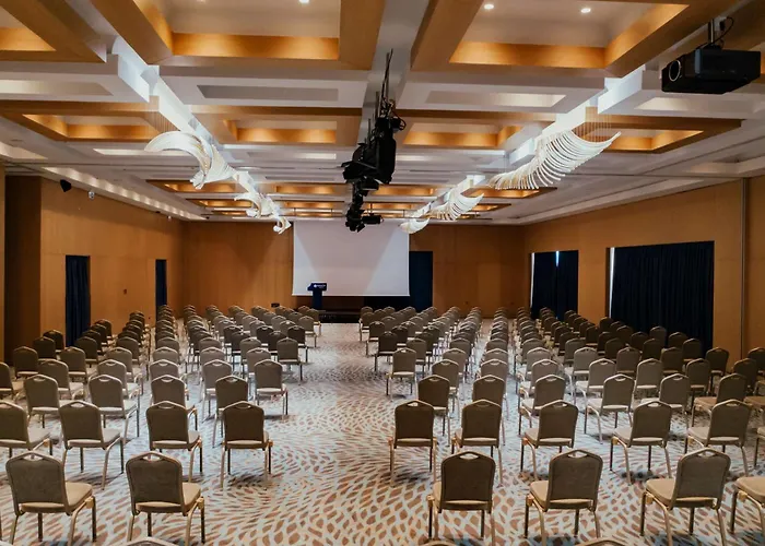 Ξενοδοχείο Doubletree By Hilton 5*